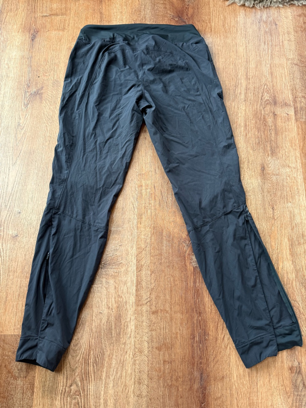 Arc'teryx Women’s Pants - Picture 2 of 5